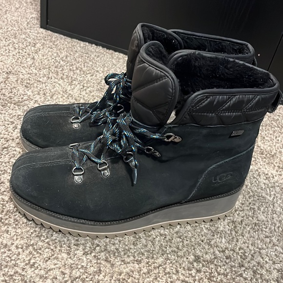 UGG Birch Boots Size 9.5 - Picture 1 of 5